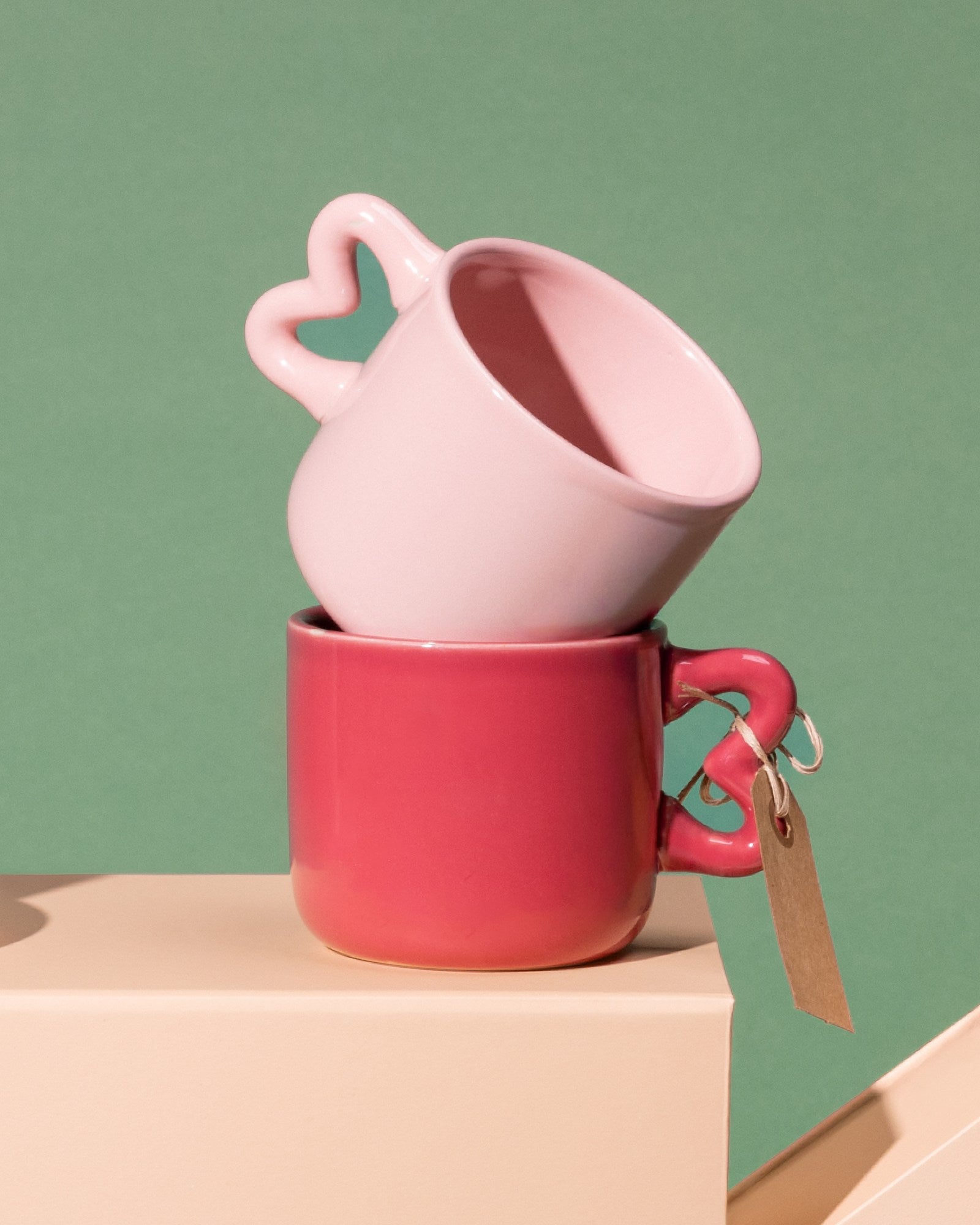 Seia mug with heart & saucer pink