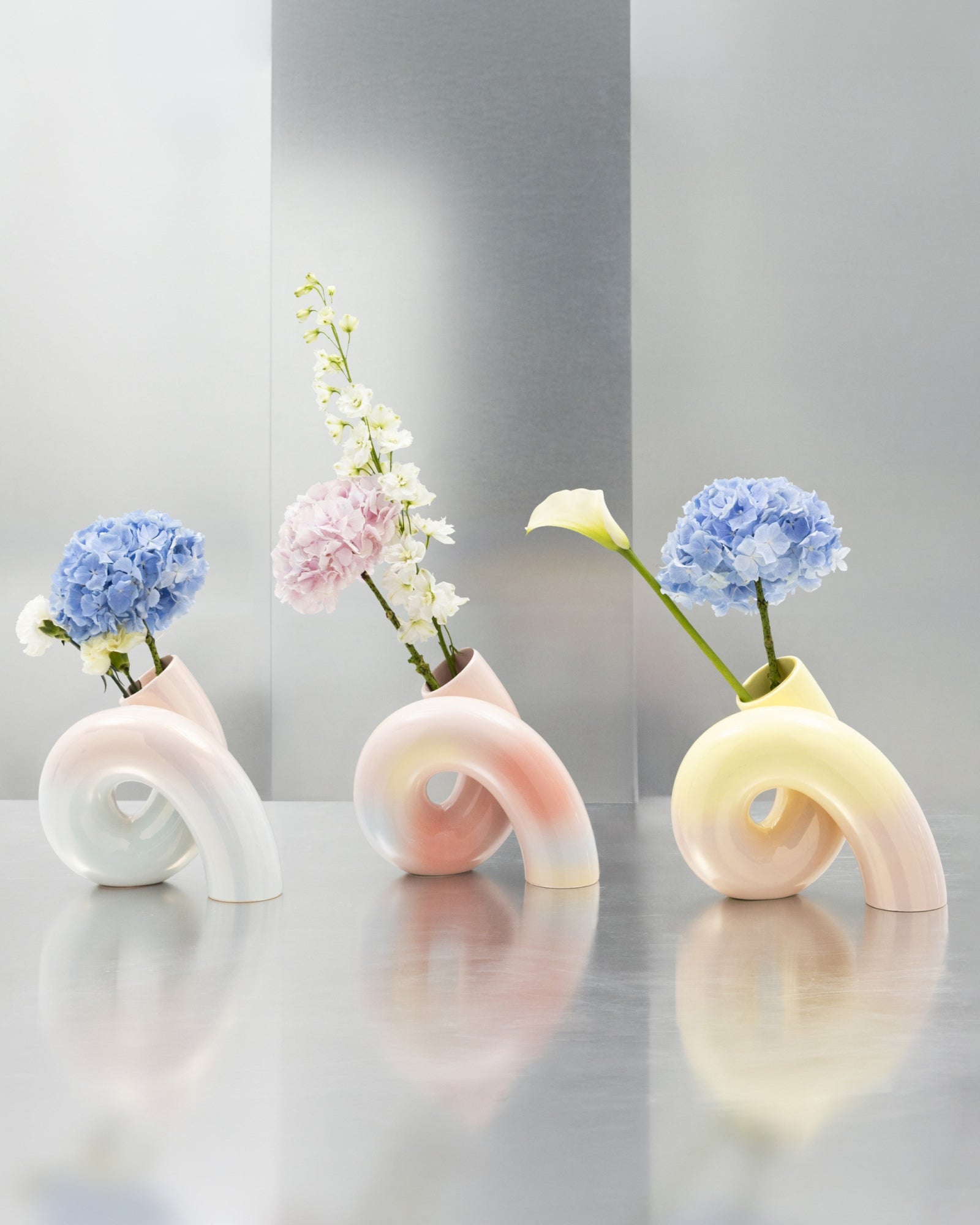MaM x Ju Schnee - Vase L Delicate pink and soft light blue.