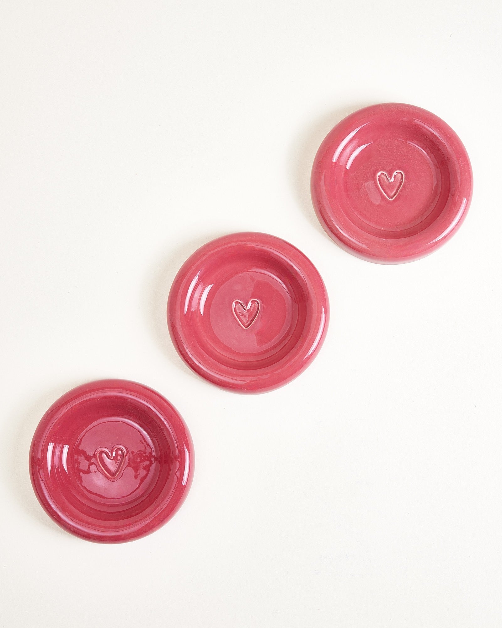 Seia mug with heart & saucer bordeaux