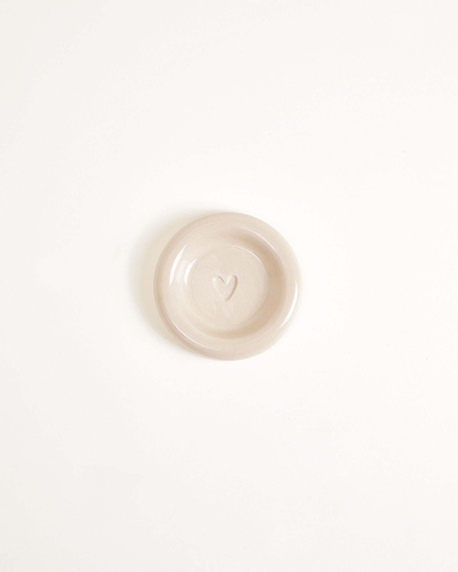 Seia - Tazza e piattino con cuore rosa e sabbia