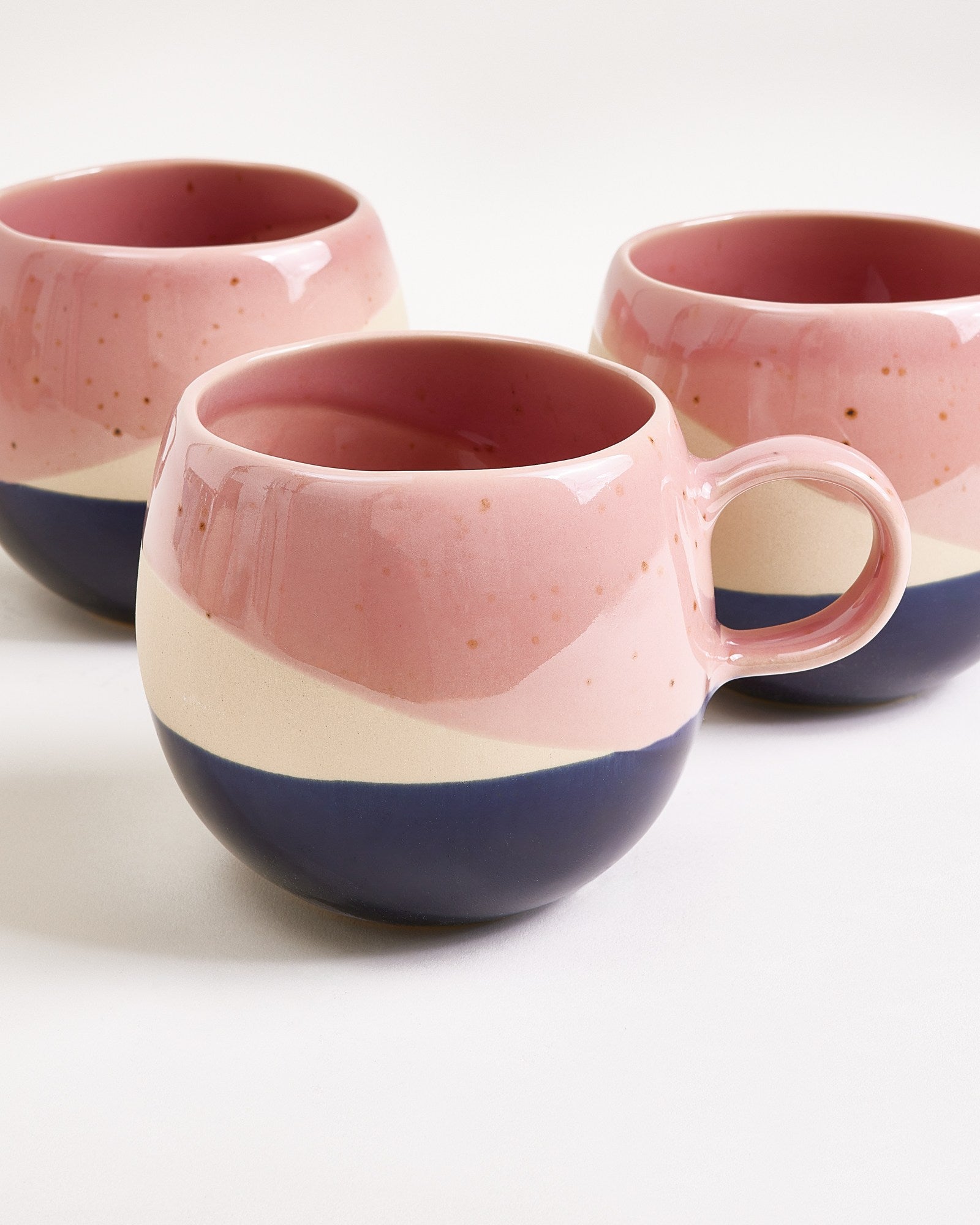 Bica Tasse groß rosa sand dunkelblau