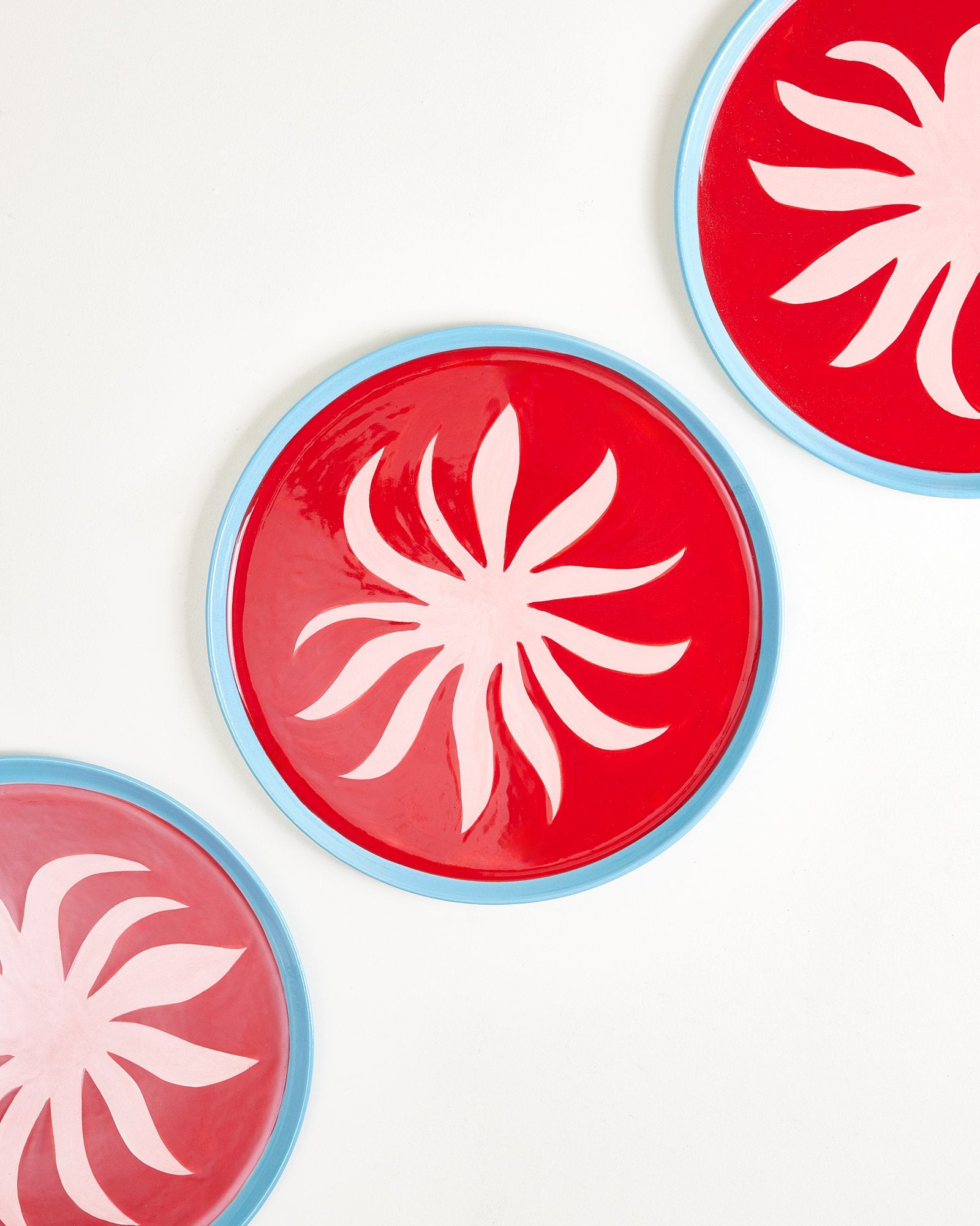 MaM x Isis-Maria Brisa plate red pink