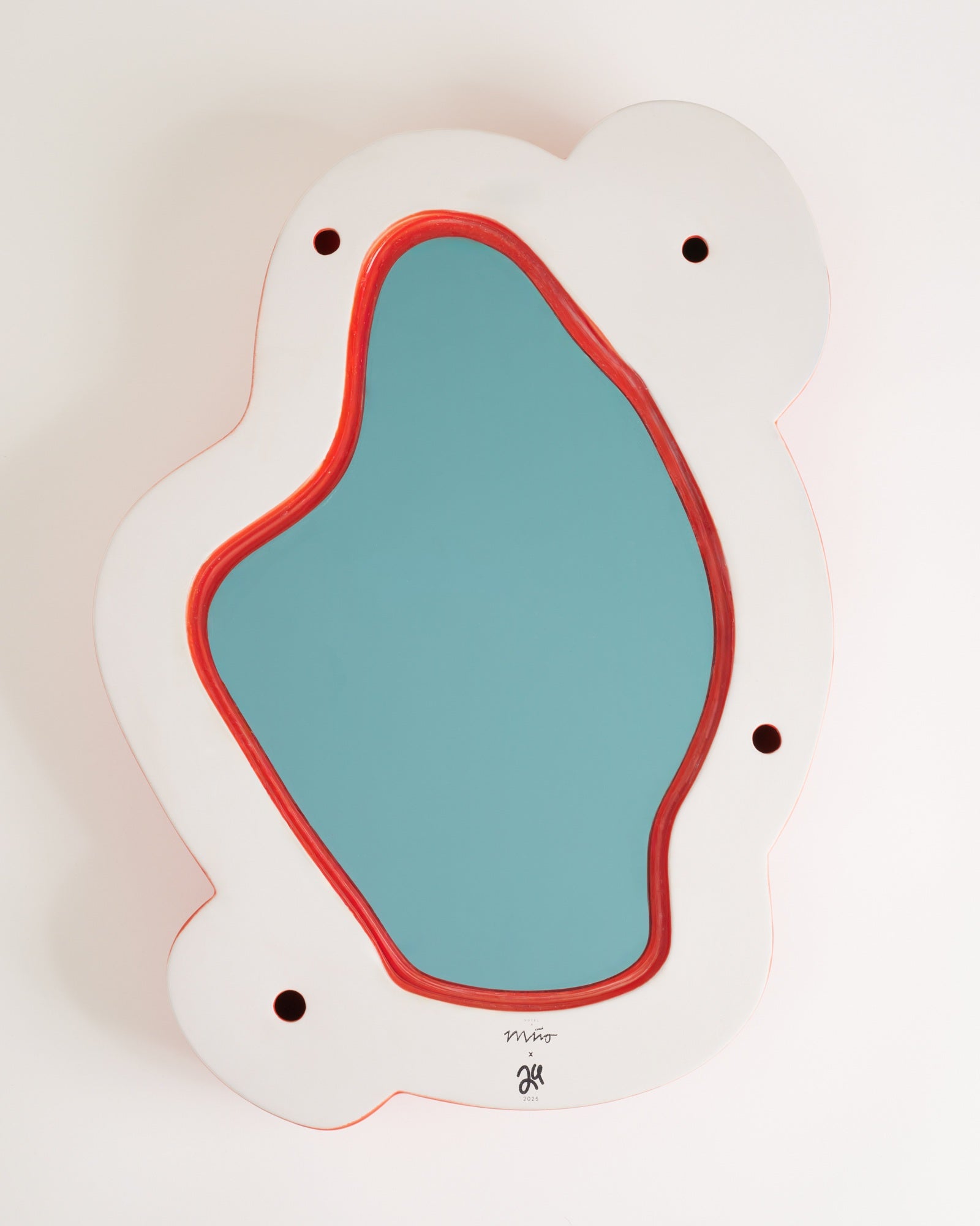 Motel a Miio x Ju Schnee Mirror red