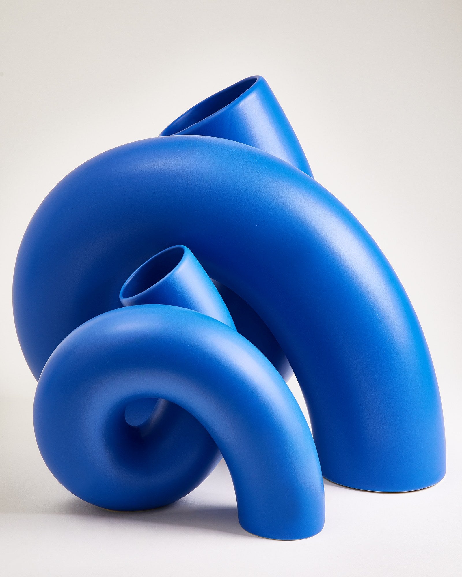 Motel a Miio x Ju Schnee - Viparita Vase L blue