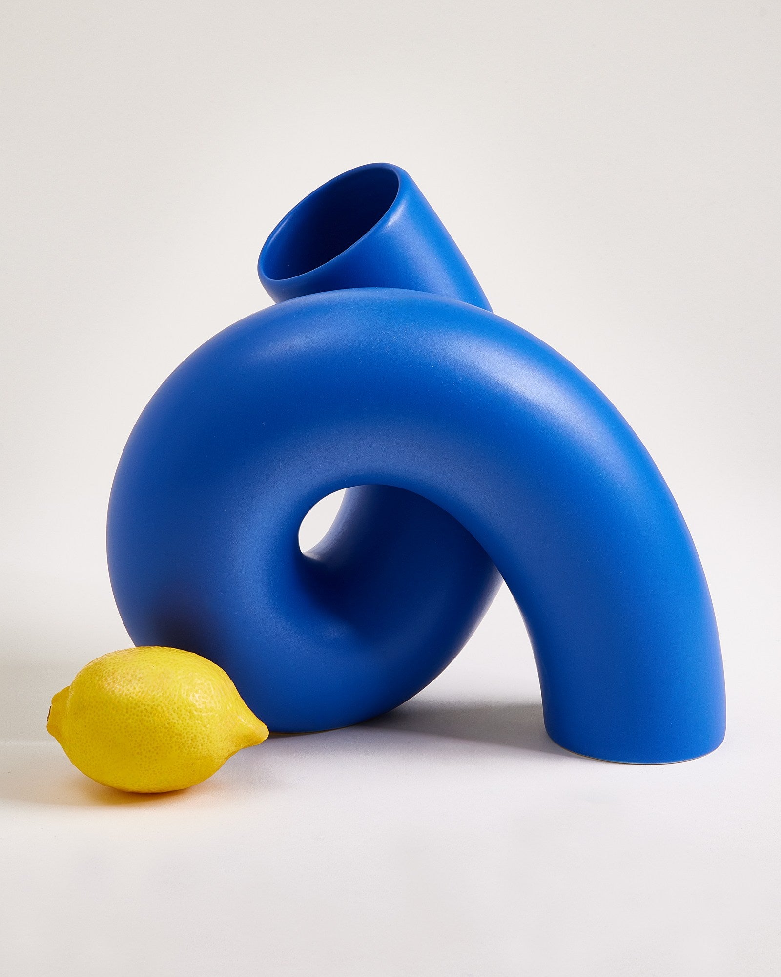 Motel a Miio x Ju Schnee - Viparita Vase L blue