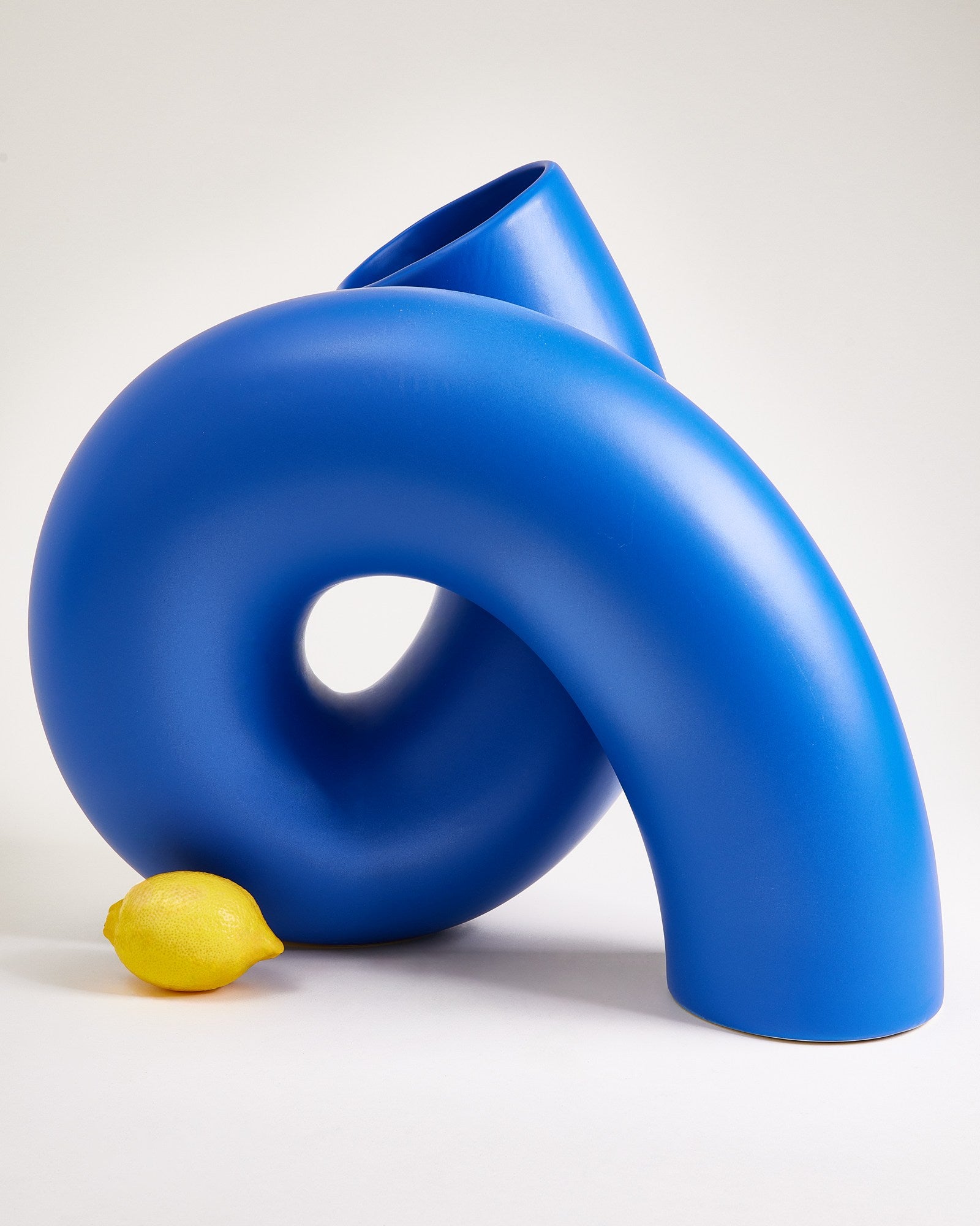 Motel a Miio x Ju Schnee - Viparita Vase XL blue