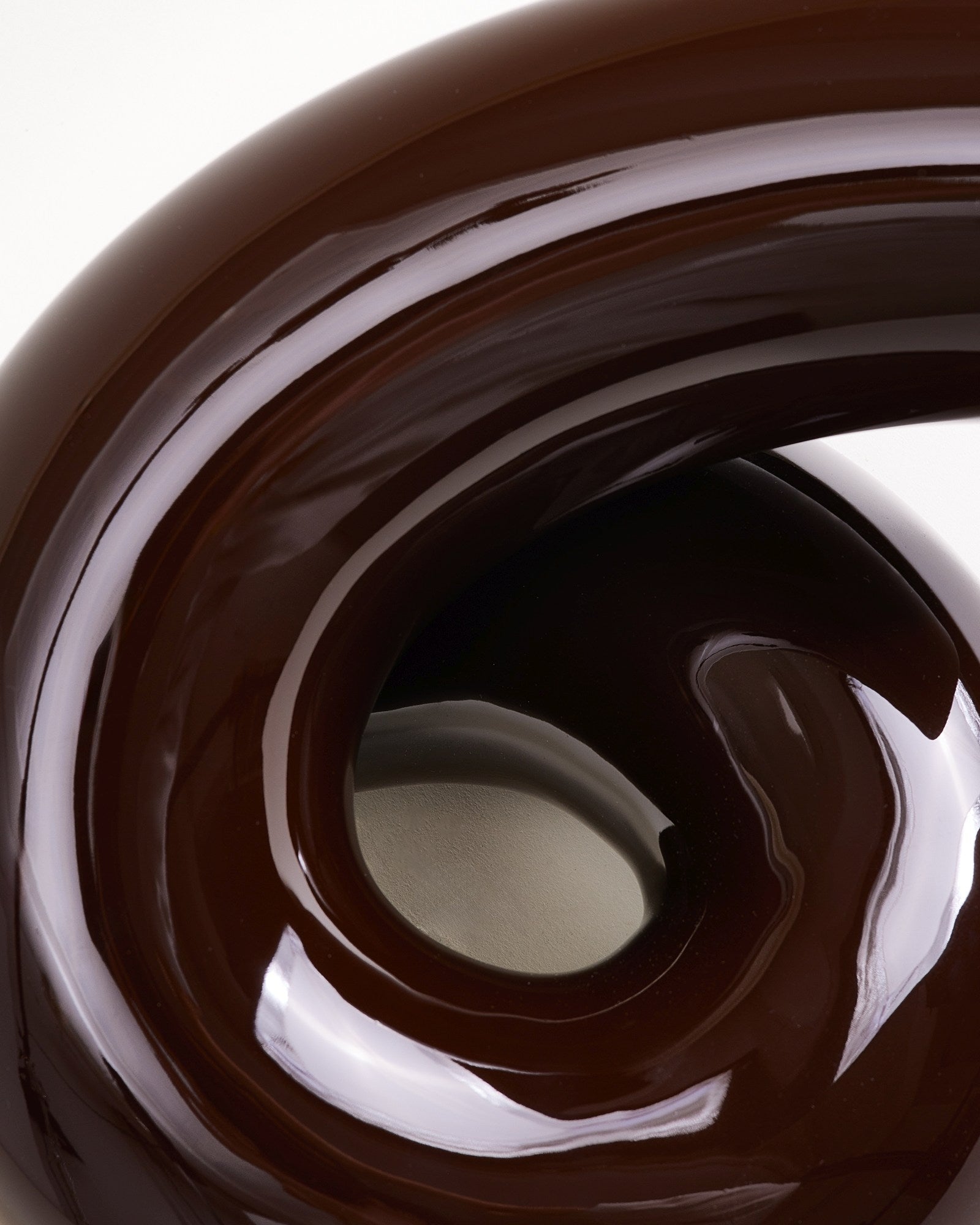 Motel a Miio x Ju Schnee Viparita vase L mokka