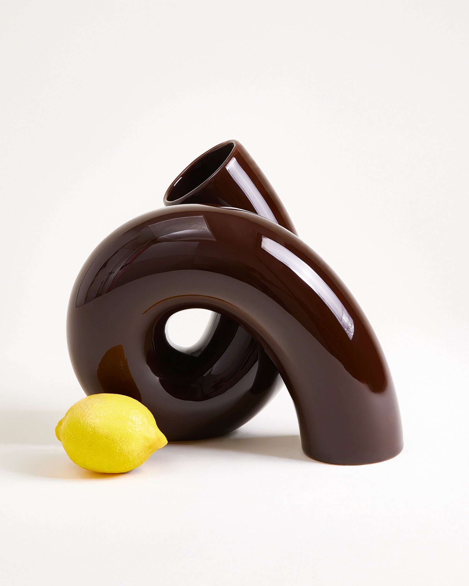 Motel a Miio x Ju Schnee Viparita vase L mokka