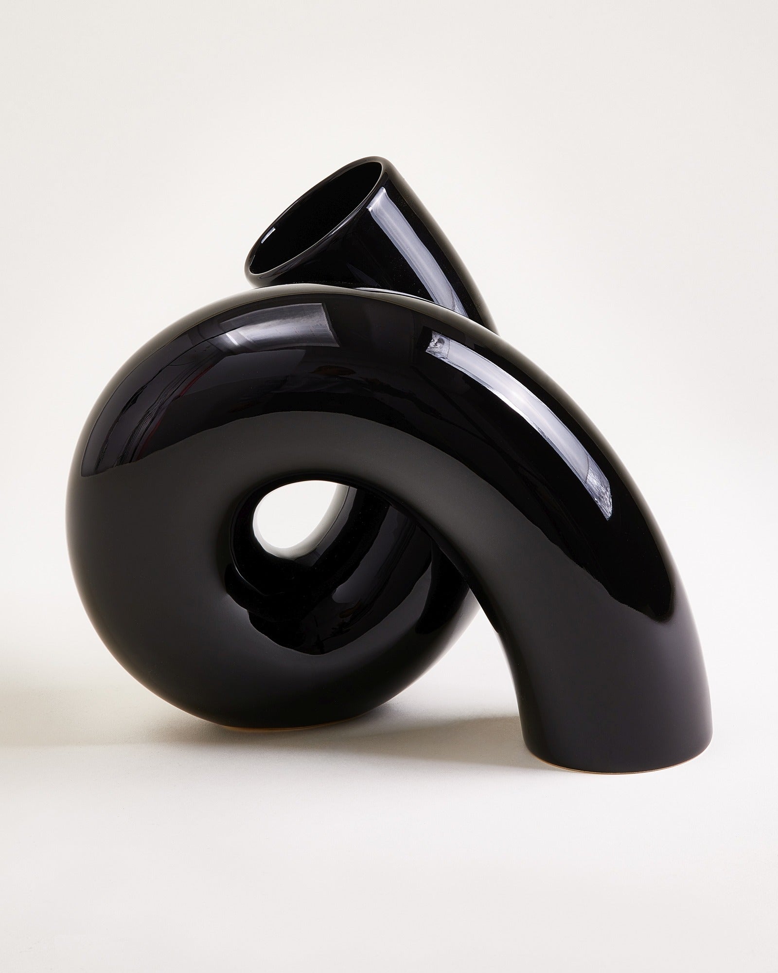 Motel a Miio x Ju Schnee - Viparita Vase L black