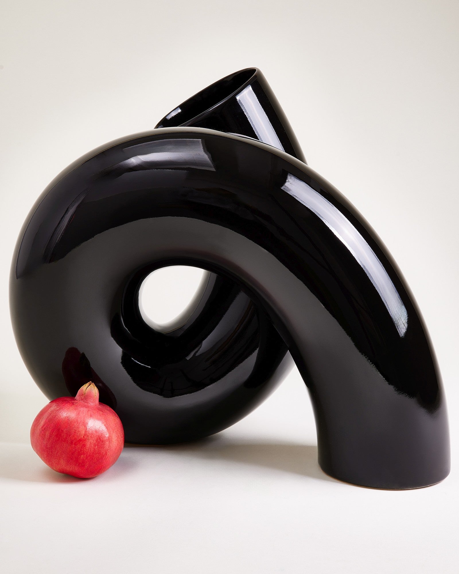 Motel a Miio x Ju Schnee - Viparita Vase XL black