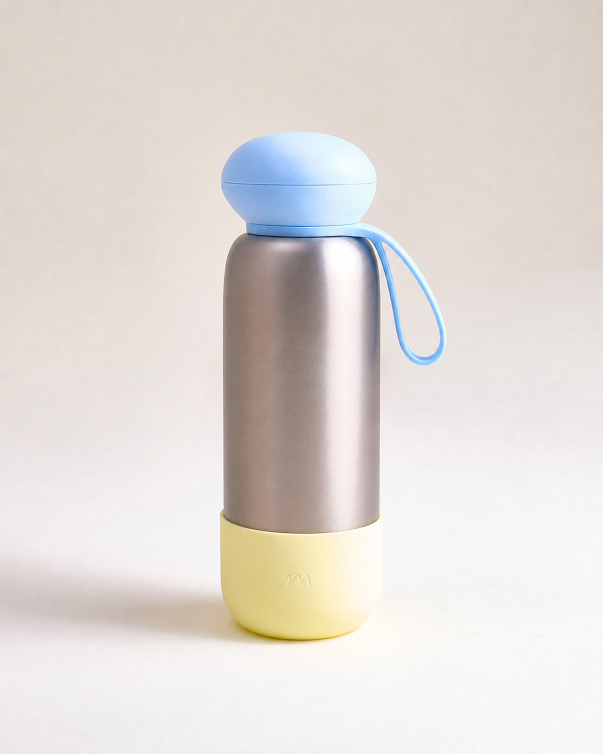 Lola Flaschendeckel mit Schlaufe hellblau
