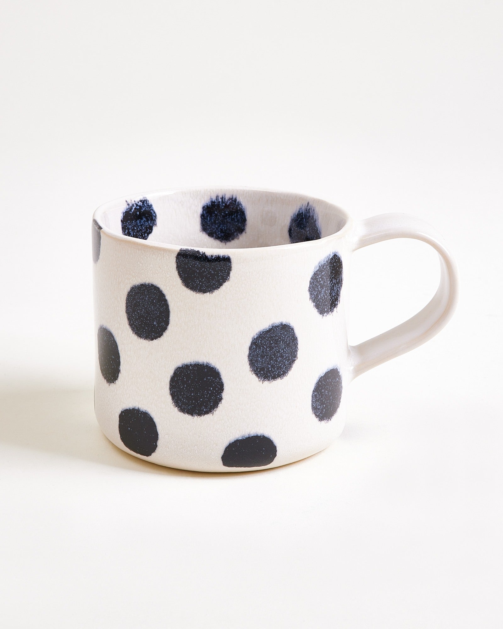 Nódoa Tasse groß gepunktet schwarz