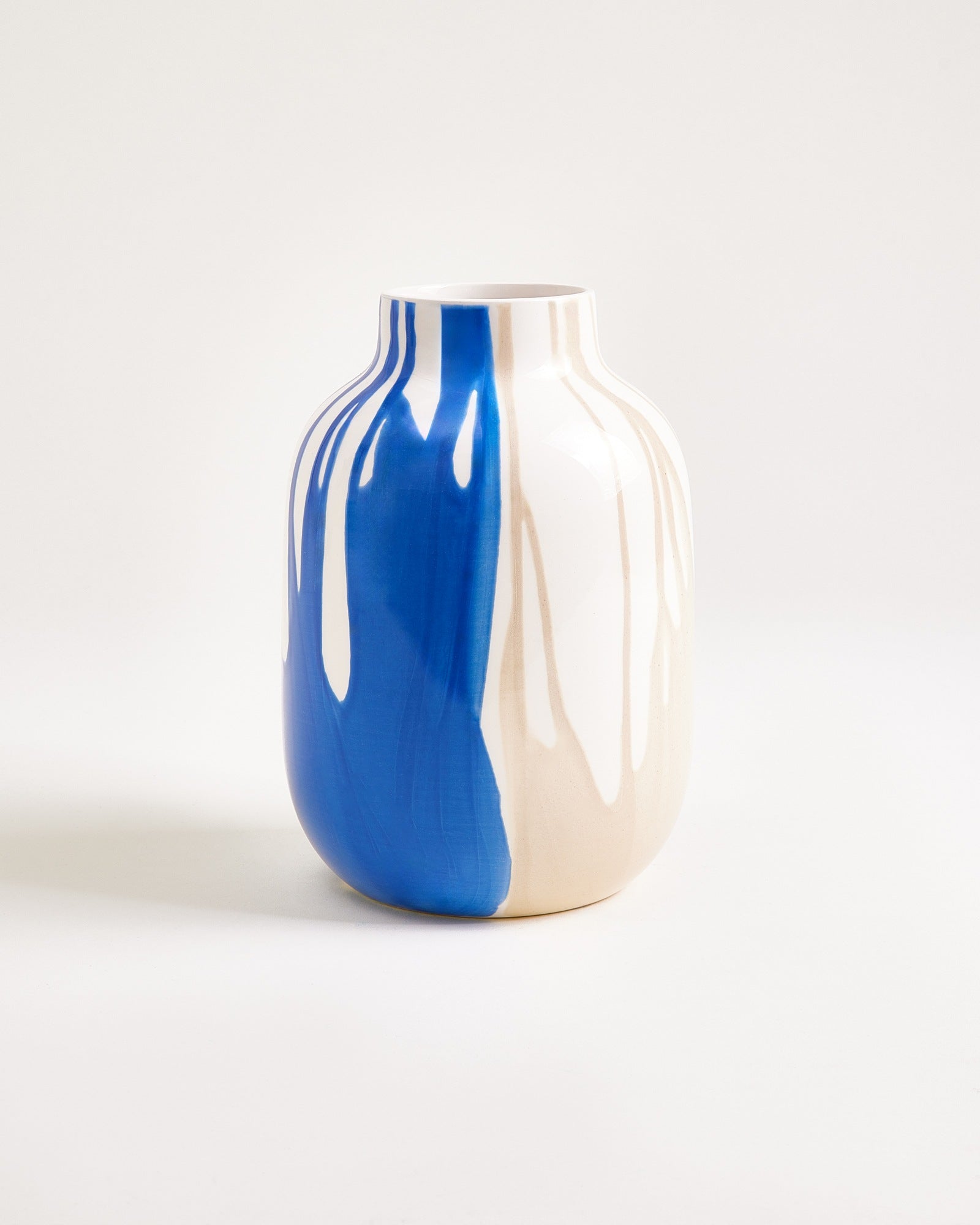 Nuno Vase M drip sand blau