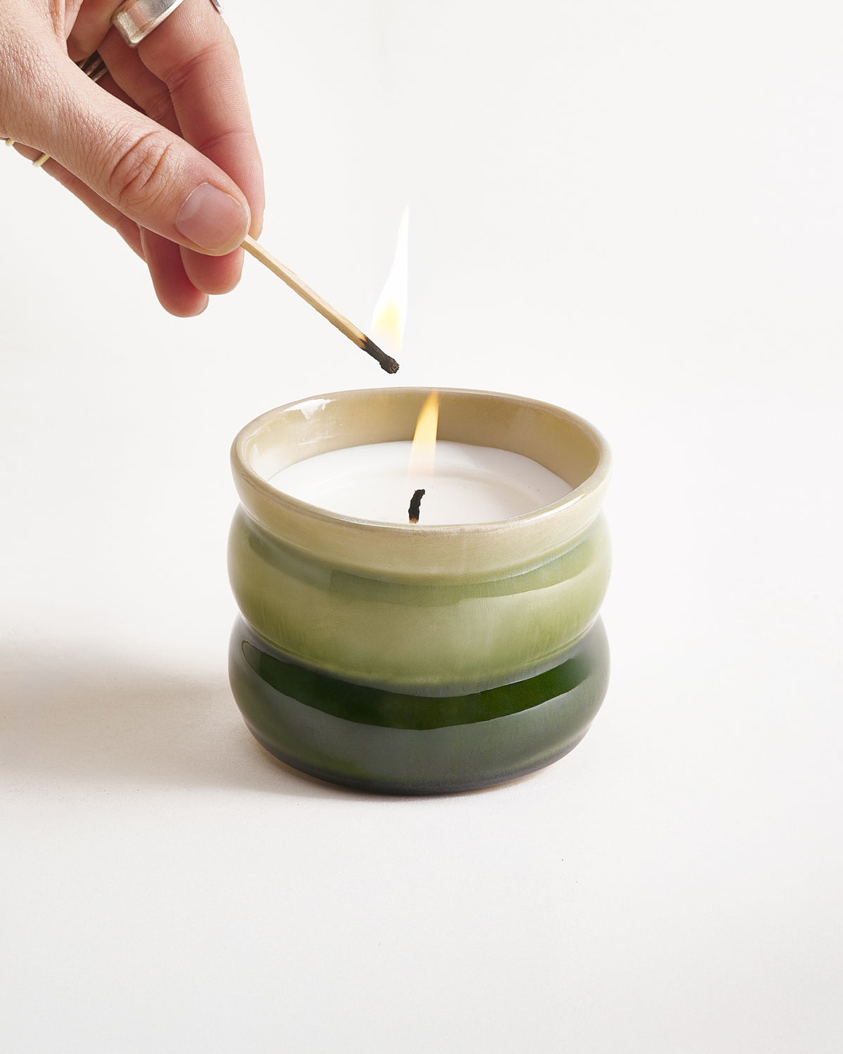 Ombra - Scented candle Sweet Dreams light green dark green