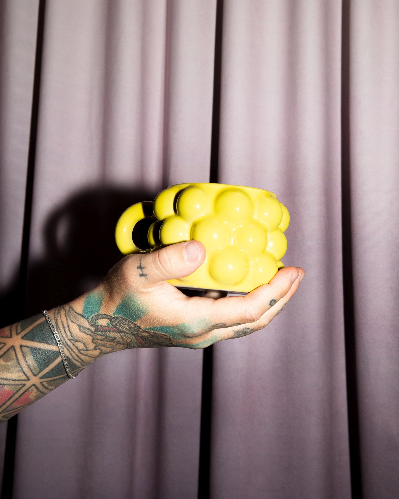 Motel a Miio x Patrick Vogel Tasse groß gelb