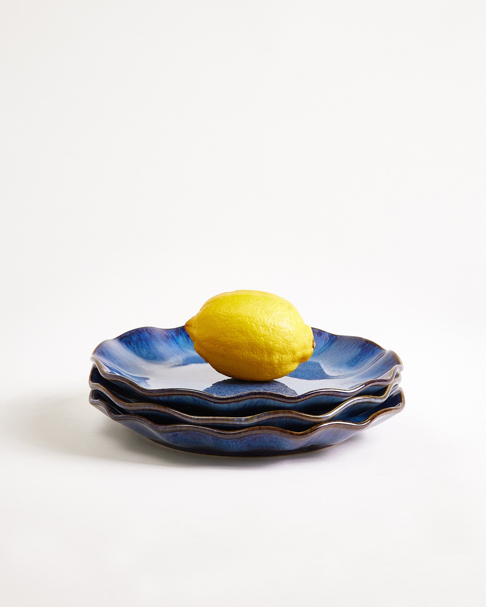 Pérola - Small plate shell dark blue