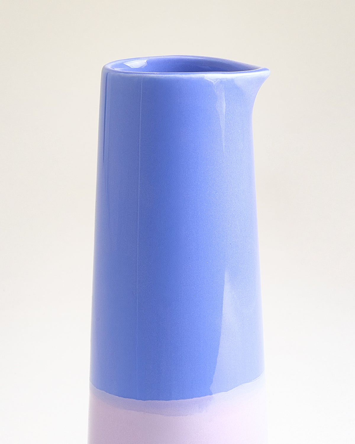 Pinguim Karaffe cornflower lila