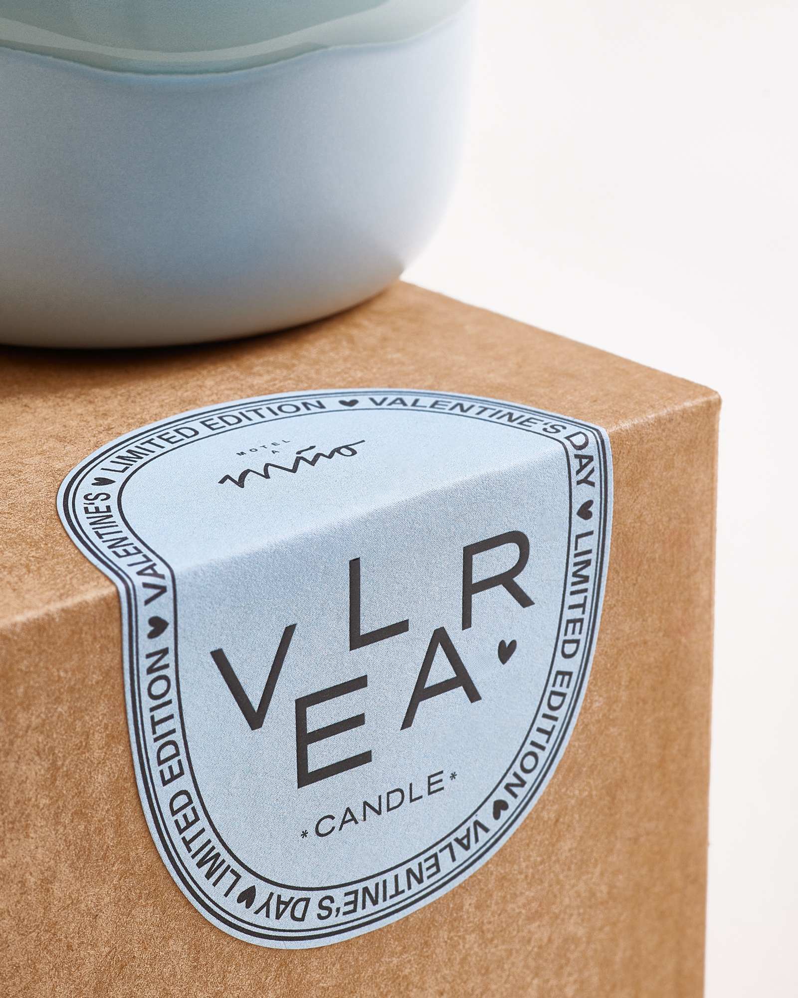 Velar - Candela profumata "Summer Linen" azzurra