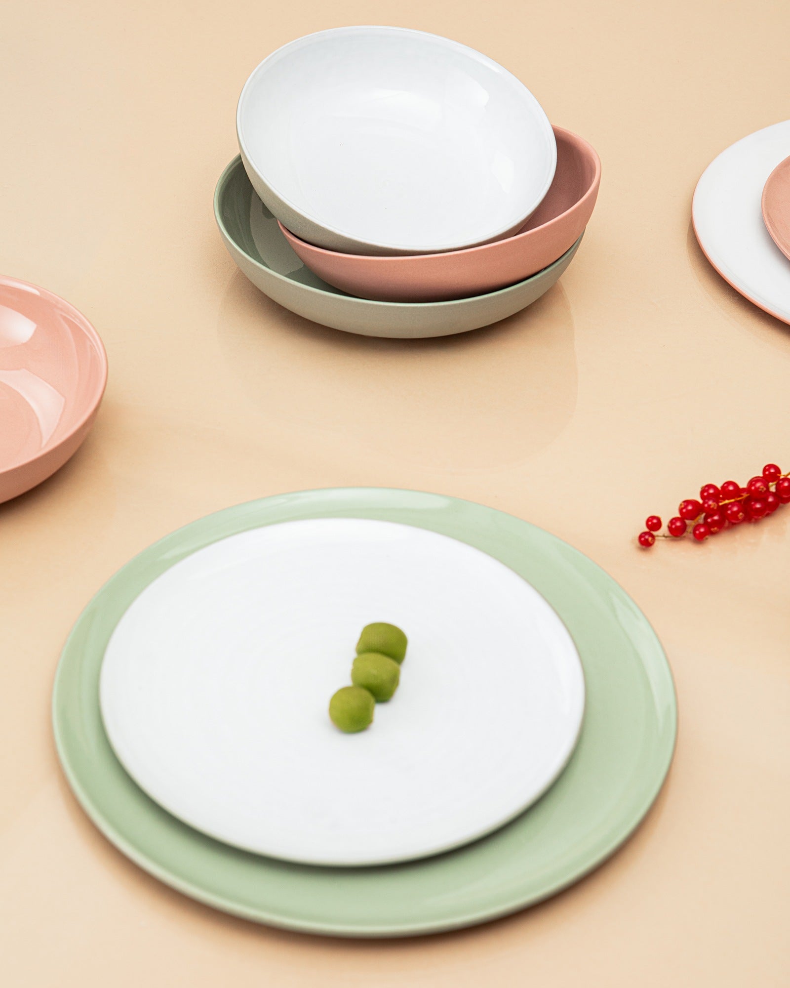 Seda - Plate small sage green white