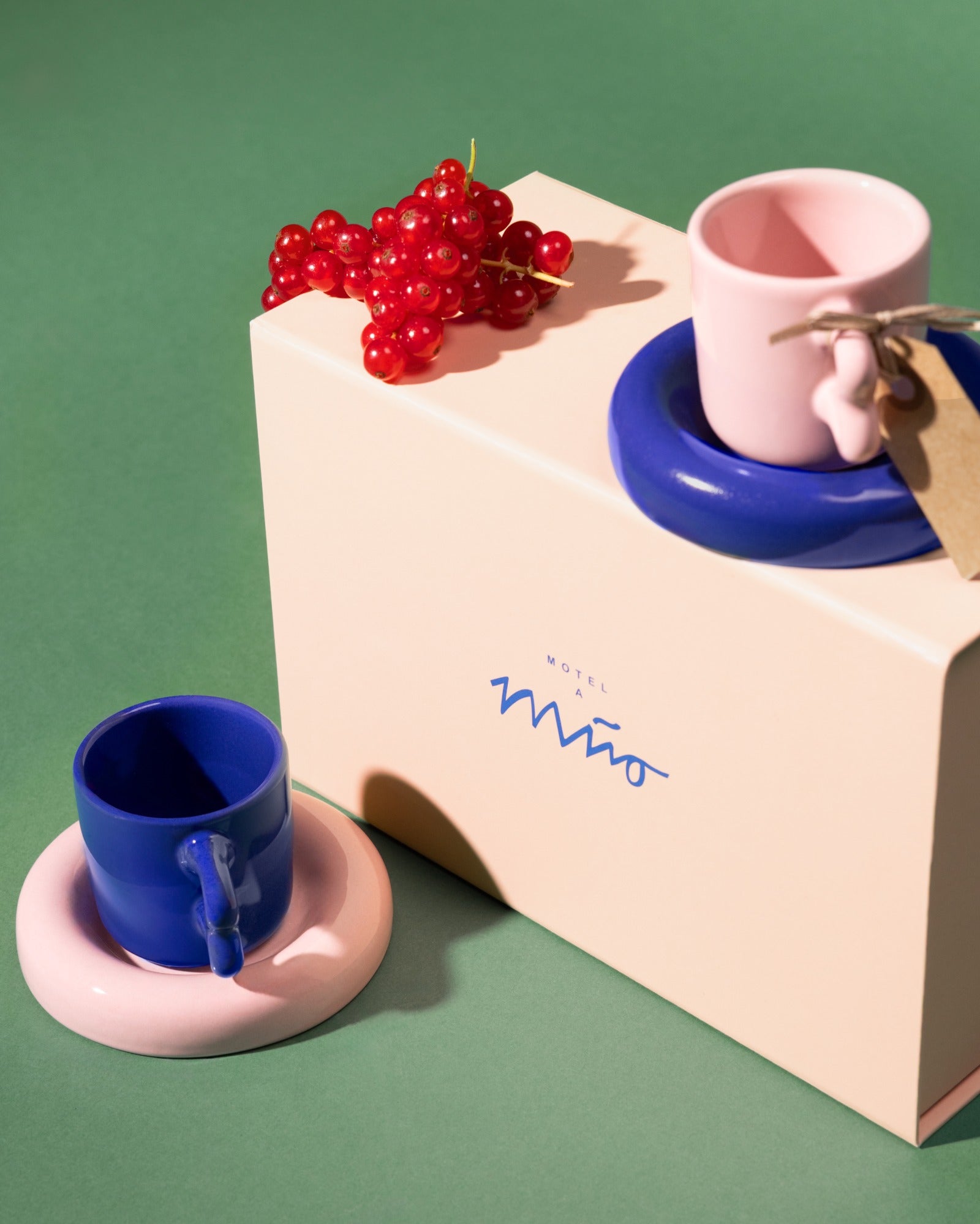 Seia - Set regalo tazzine da espresso e piattini a cuore rosa e blu