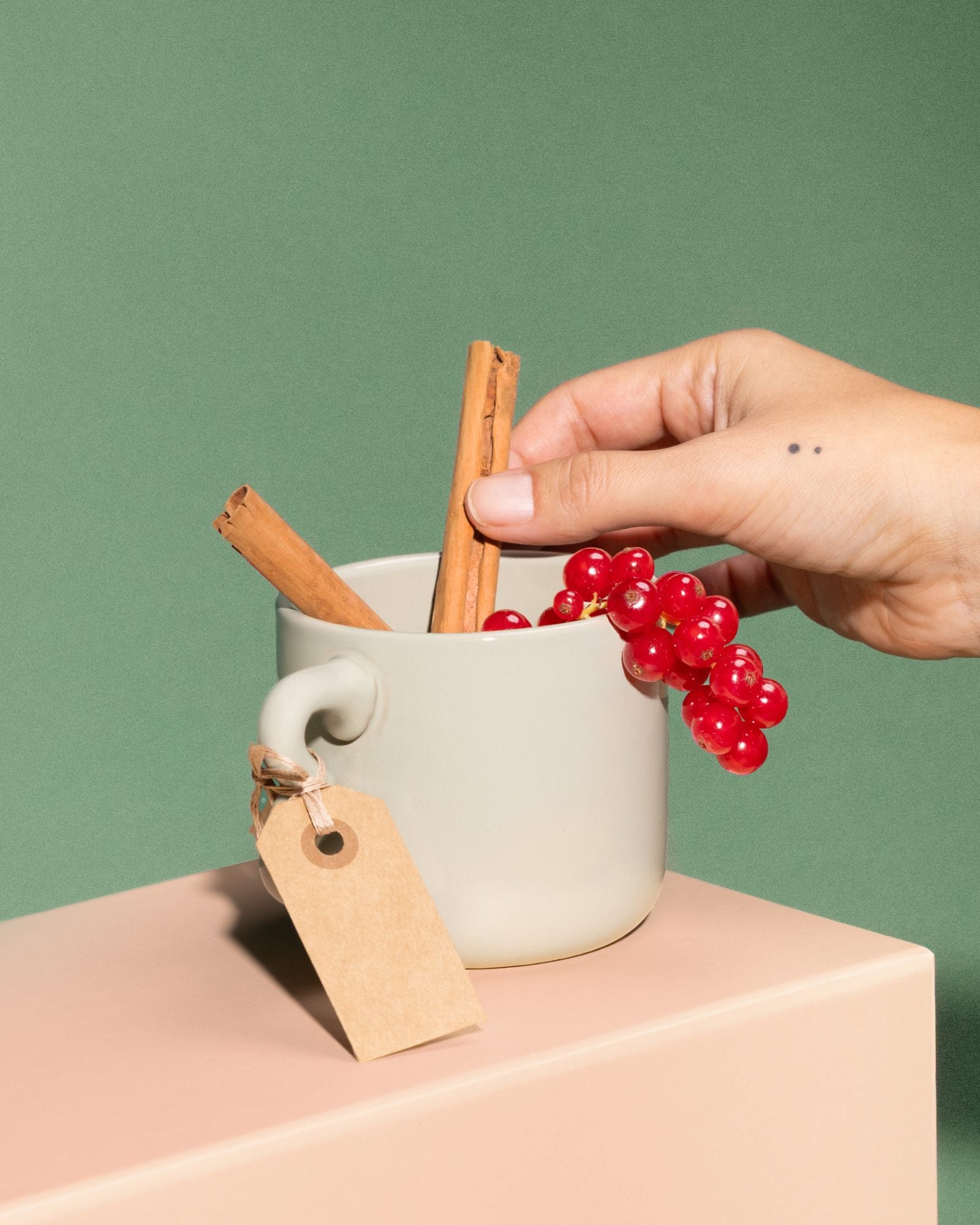 Seia mug with heart & saucer sage green