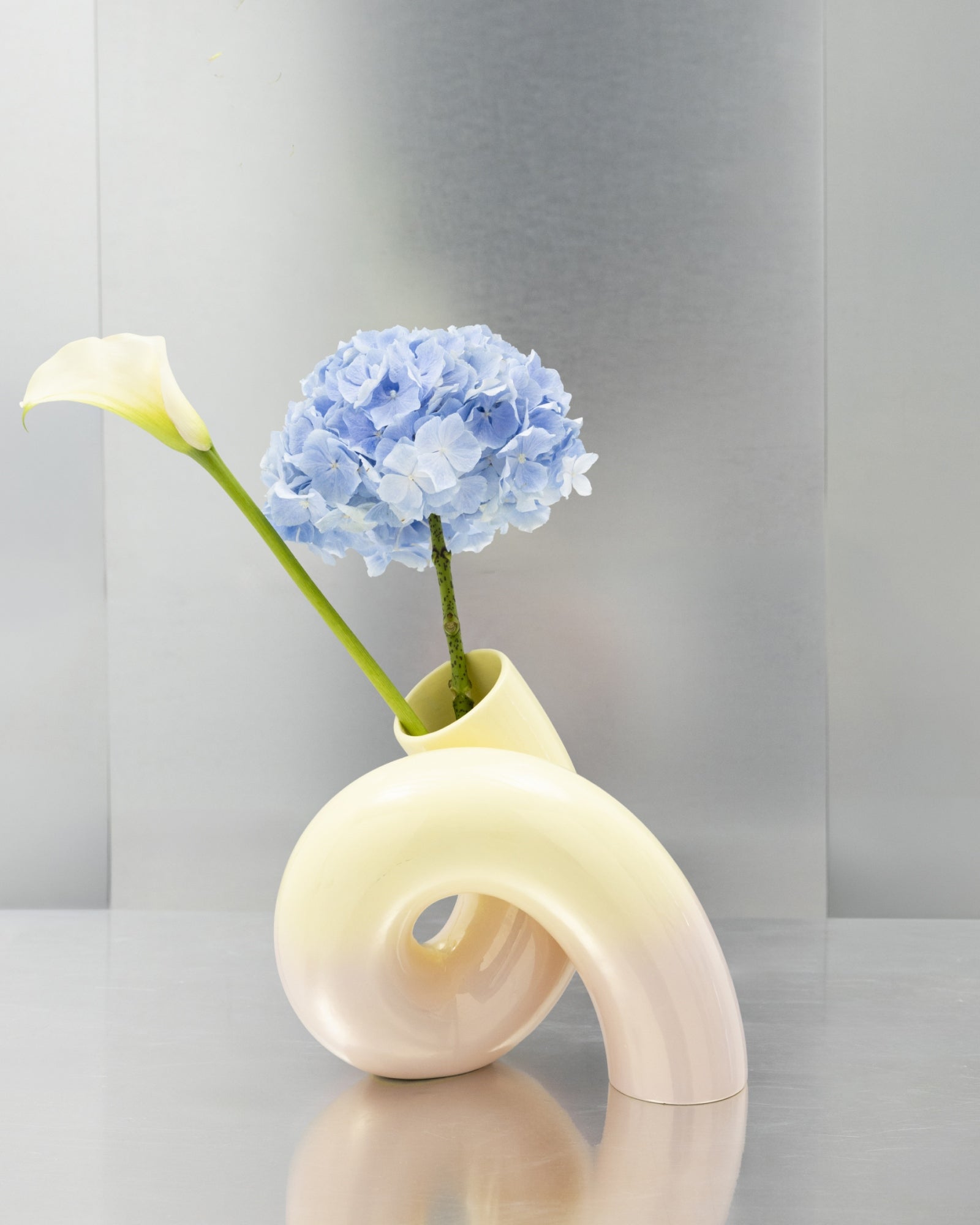 MaM x Ju Schnee - Vase L yellow pink