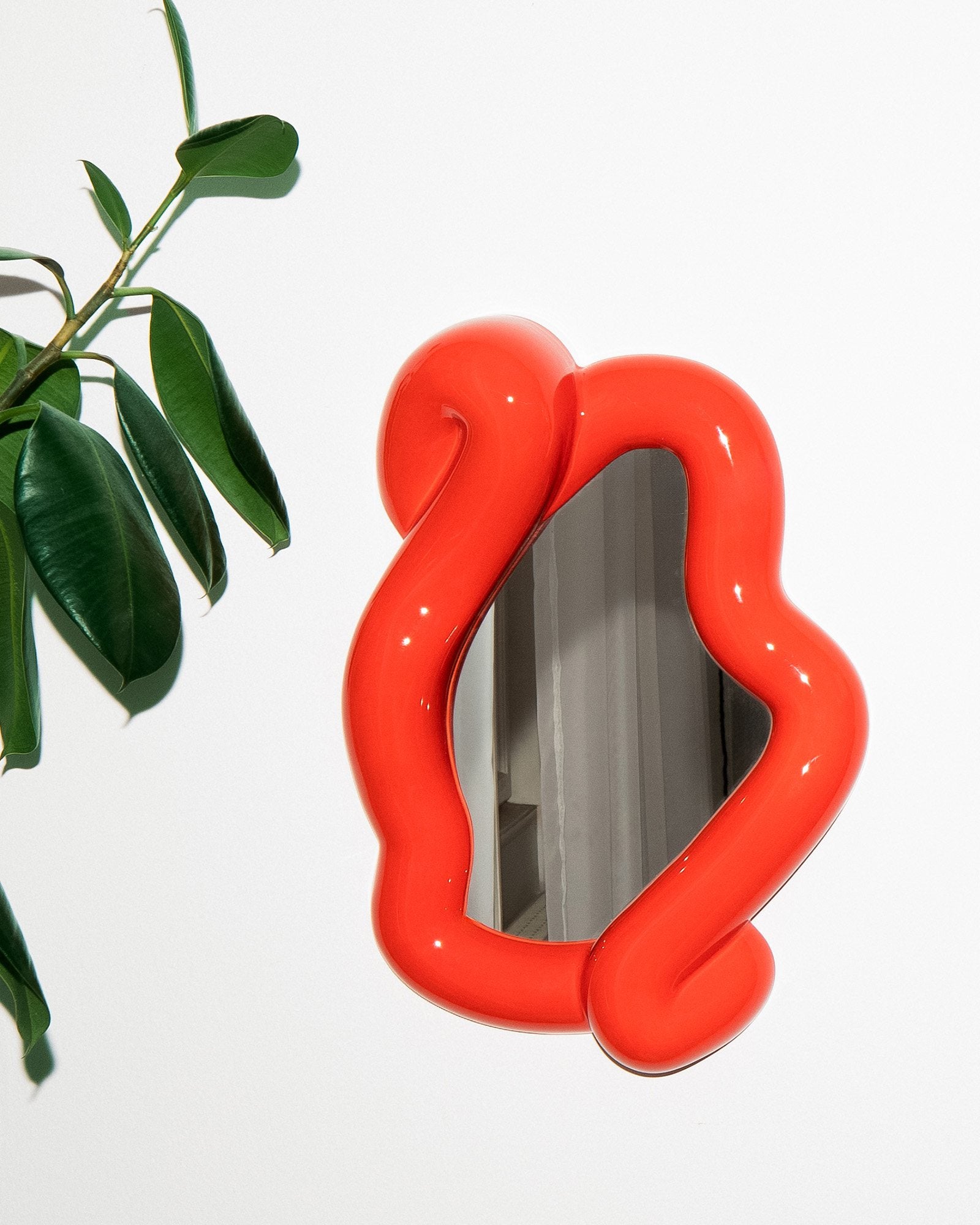 Motel a Miio x Ju Schnee Mirror red