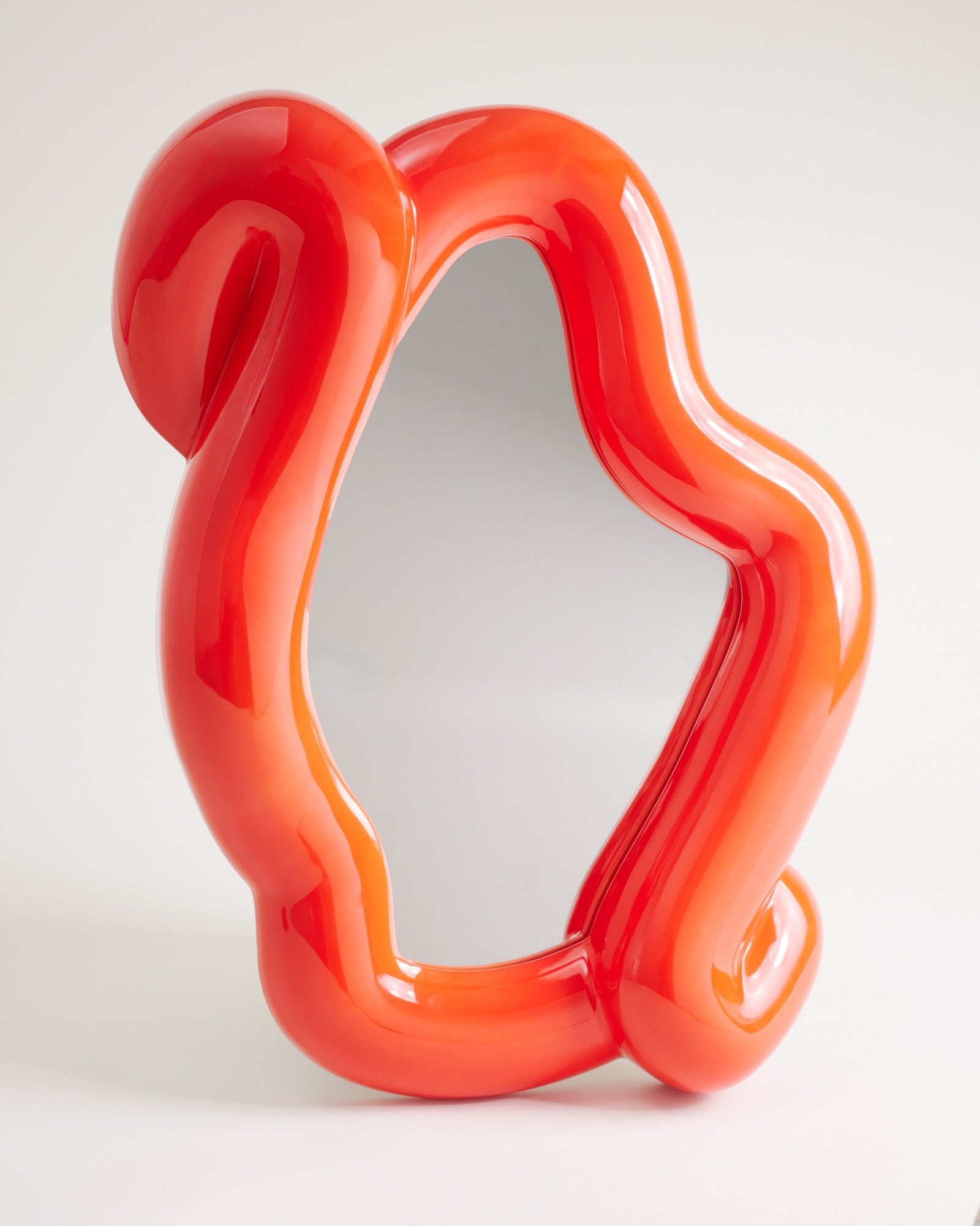 Motel a Miio x Ju Schnee Mirror red