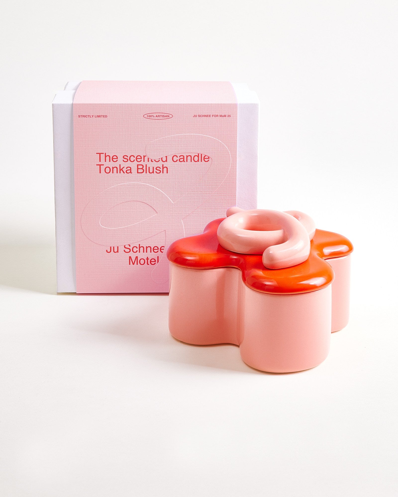 Motel a Miio x Ju Schnee - Bougie parfumée Tonka Blush rose rouge