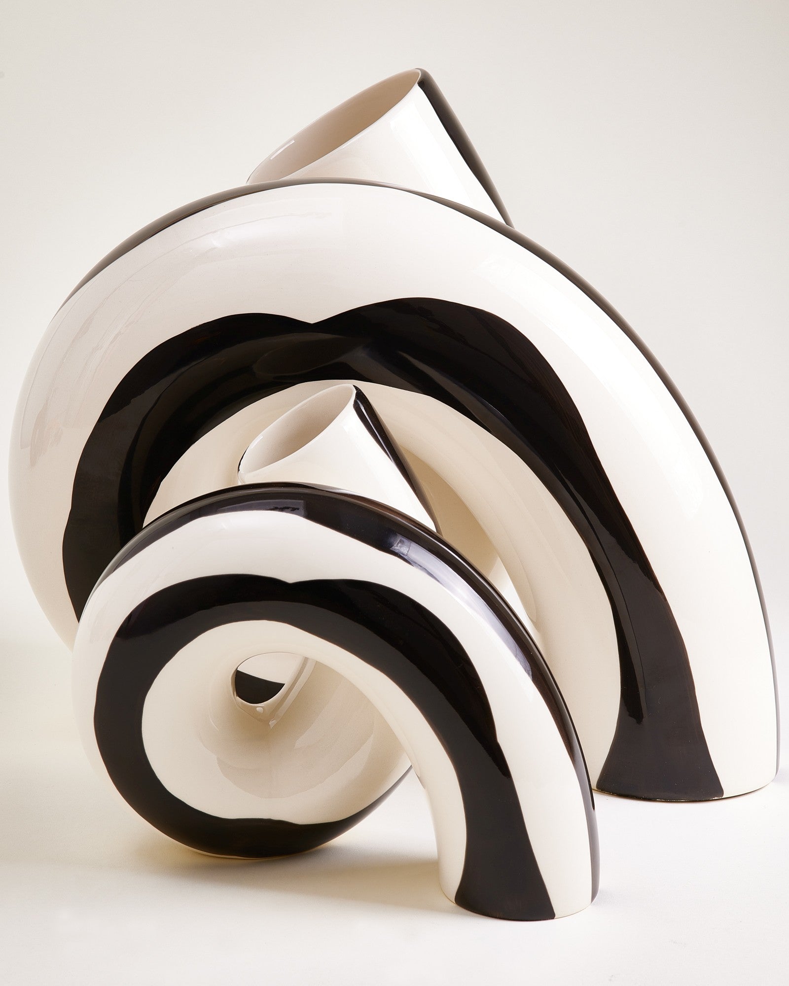 Motel a Miio x Ju Schnee - Viparita Vase XL black white