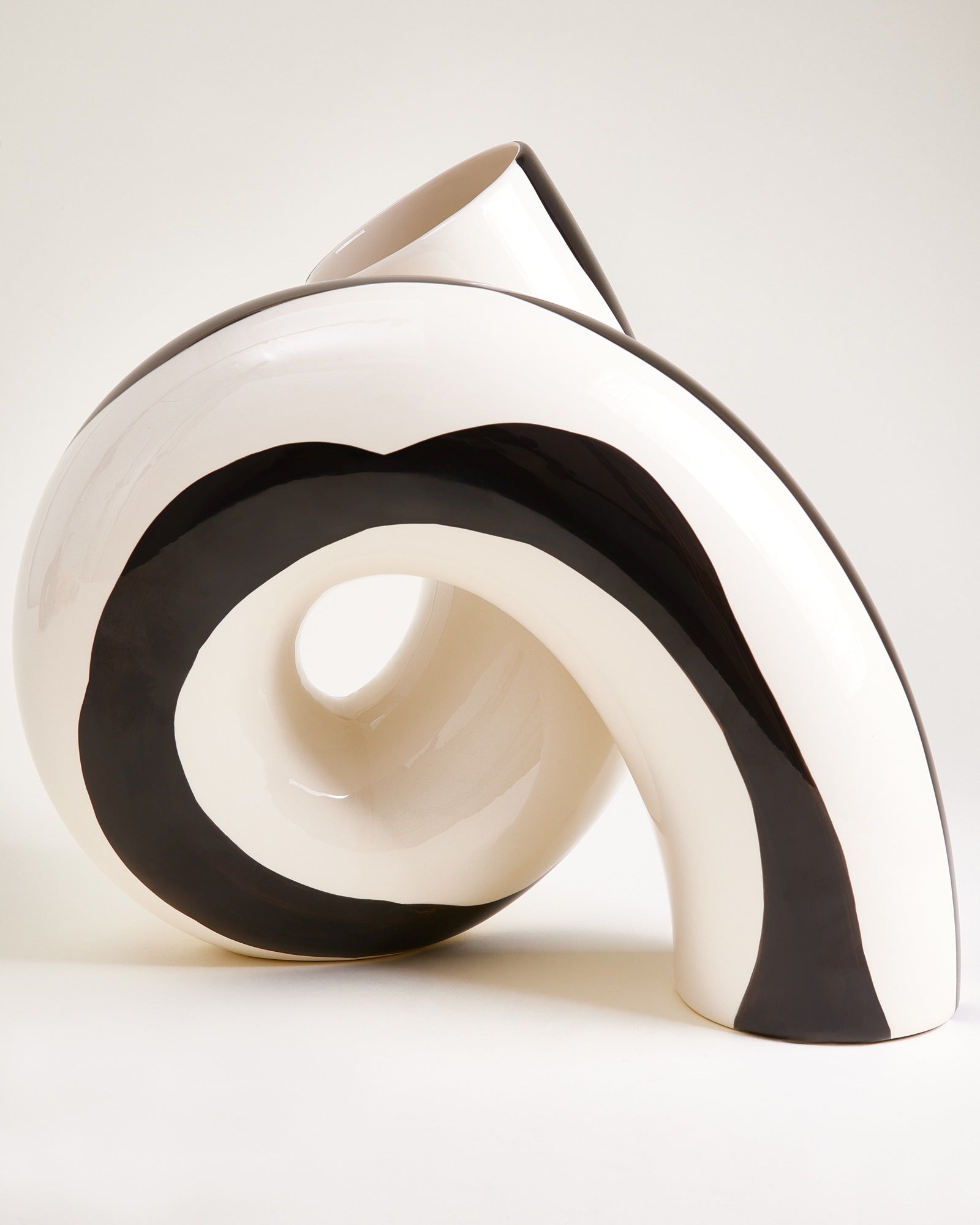 Motel a Miio x Ju Schnee Viparita Vaas XL zwart wit