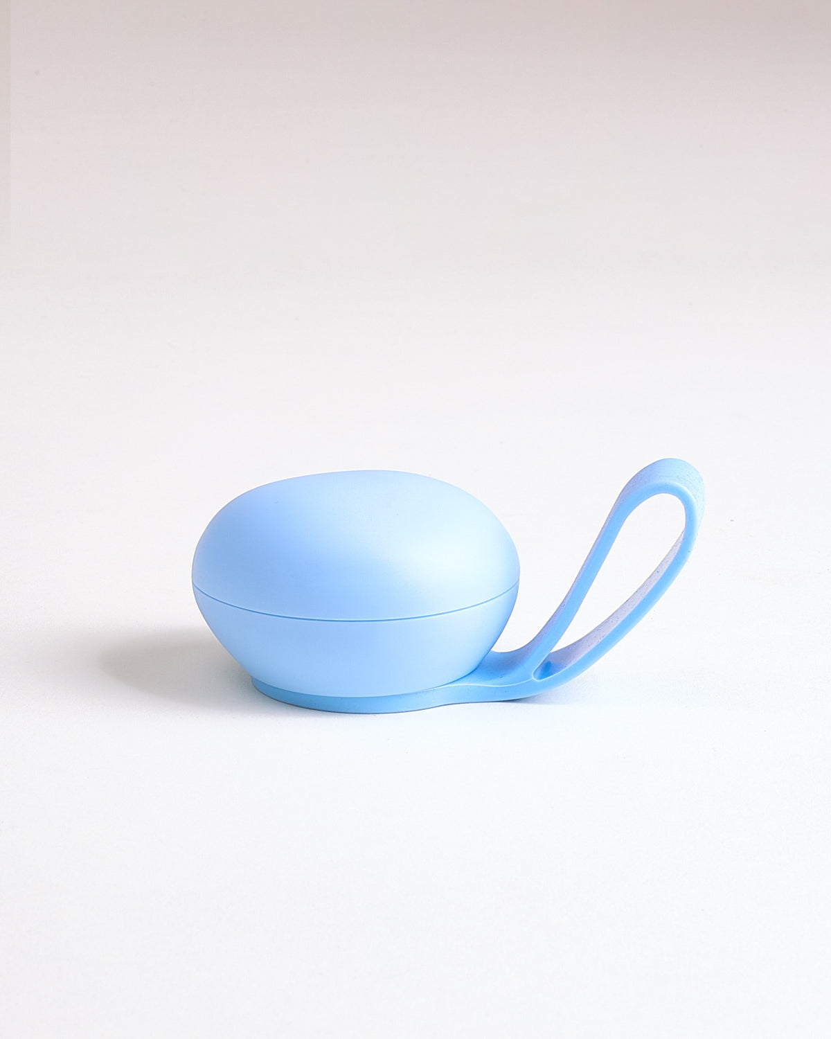 Lola Flaschendeckel mit Schlaufe hellblau