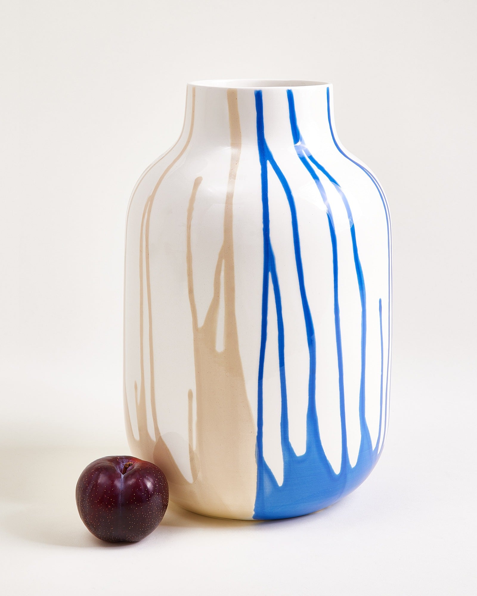 Nuno Vase L drip sand blau