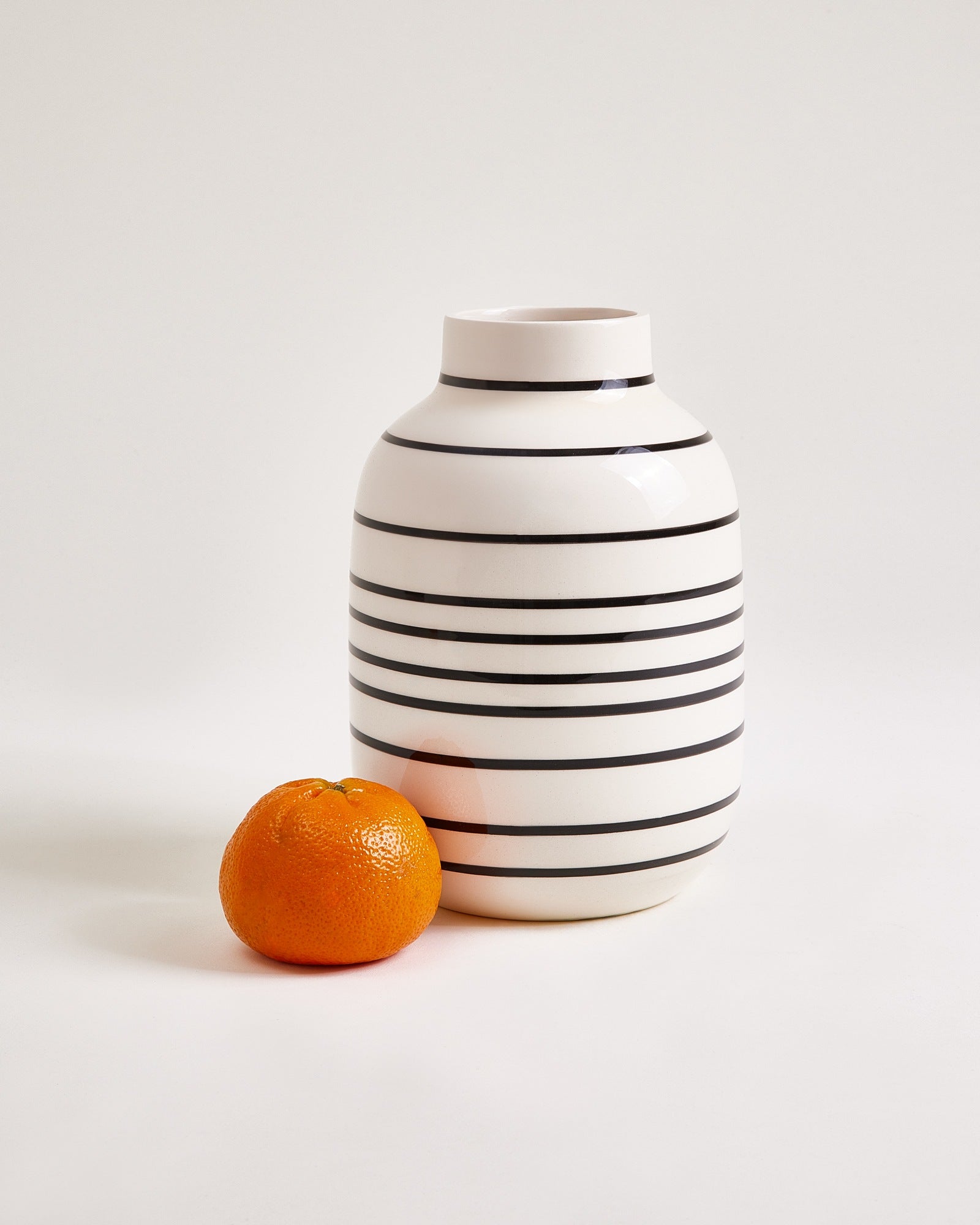 Nuno - Vaso M bianco a righe nere