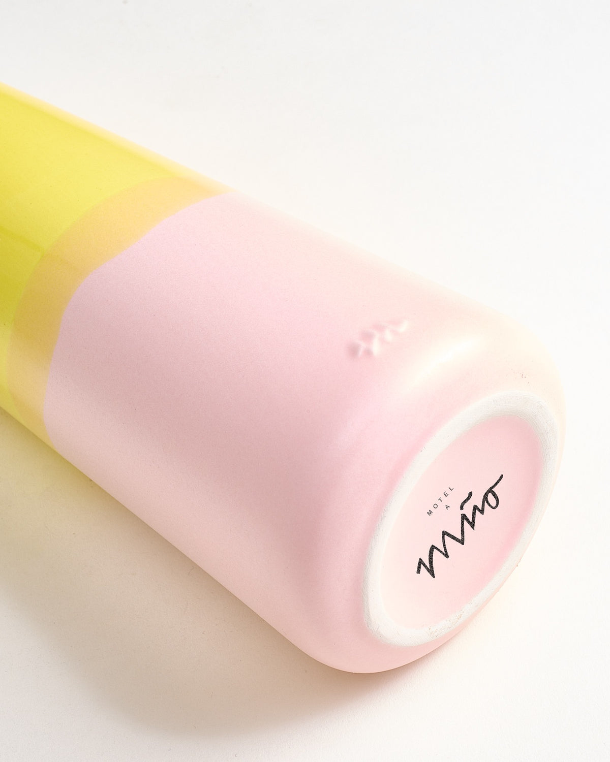 Pinguim - Carafe yellow rosé