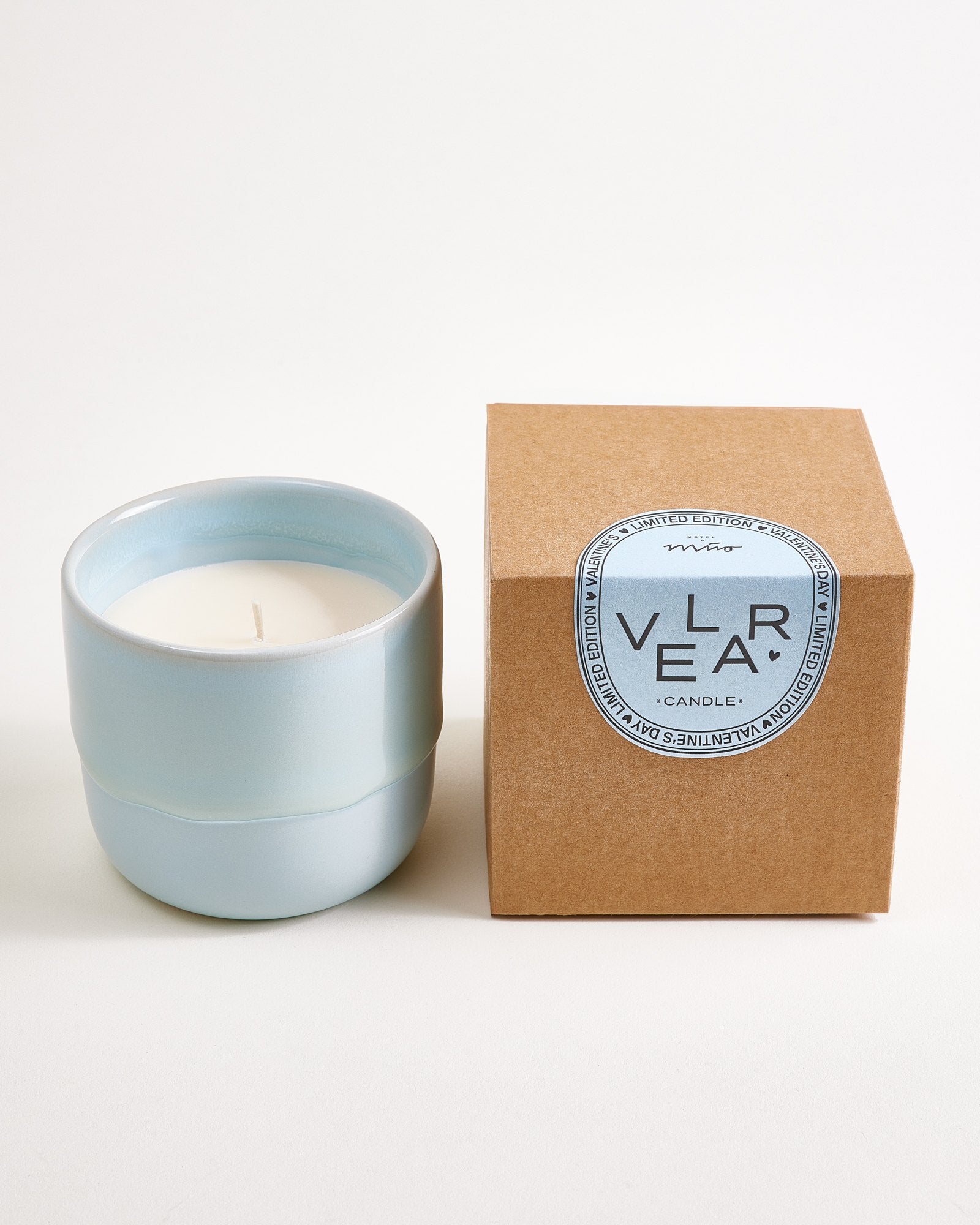Velar Duftkerze Summer Linen hellblau