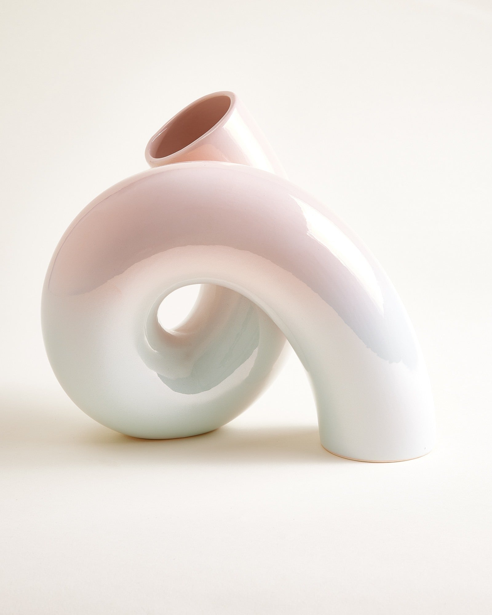 MaM x Ju Schnee - Vase L Delicate pink and soft light blue.